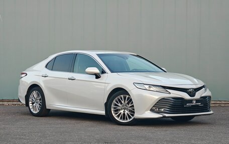 Toyota Camry, 2018 год, 2 990 000 рублей, 3 фотография