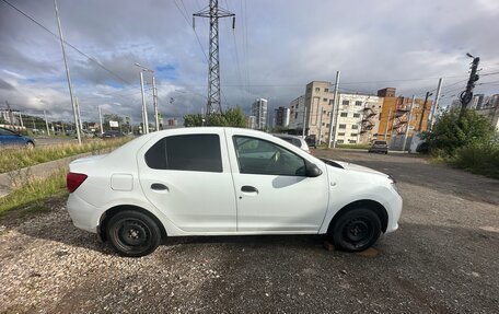 Renault Logan II, 2018 год, 575 000 рублей, 4 фотография