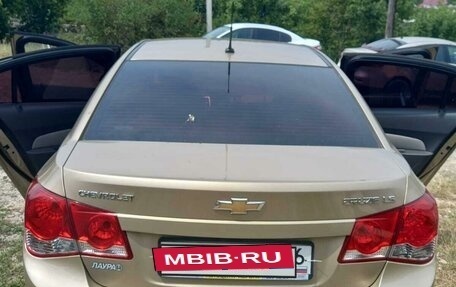 Chevrolet Cruze II, 2009 год, 600 000 рублей, 3 фотография