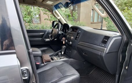 Mitsubishi Pajero IV, 2014 год, 2 399 000 рублей, 4 фотография