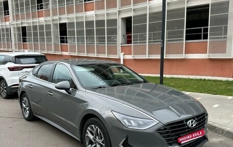 Hyundai Sonata VIII, 2019 год, 2 450 000 рублей, 2 фотография