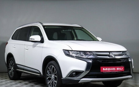 Mitsubishi Outlander III рестайлинг 3, 2016 год, 2 100 000 рублей, 3 фотография