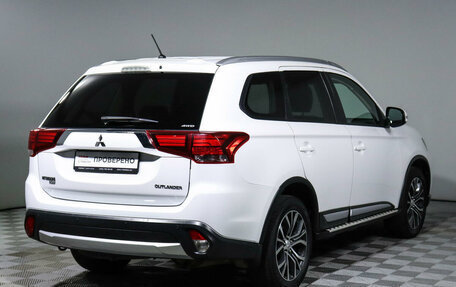 Mitsubishi Outlander III рестайлинг 3, 2016 год, 2 100 000 рублей, 5 фотография