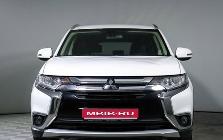 Mitsubishi Outlander III рестайлинг 3, 2016 год, 2 100 000 рублей, 2 фотография