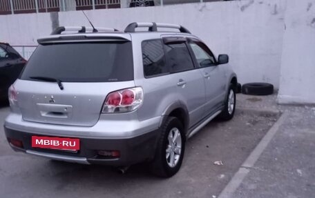 Mitsubishi Outlander III рестайлинг 3, 2006 год, 995 000 рублей, 2 фотография