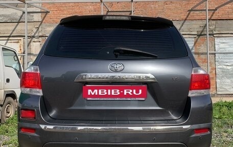 Toyota Highlander III, 2011 год, 2 350 000 рублей, 2 фотография