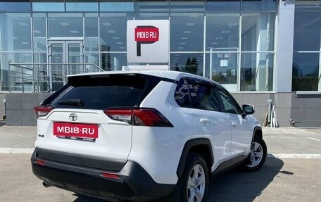 Toyota RAV4, 2020 год, 2 950 000 рублей, 5 фотография