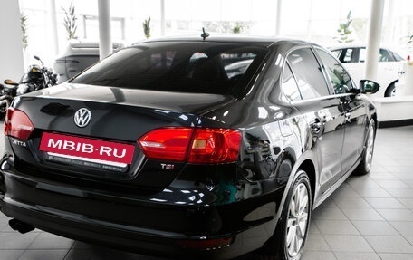 Volkswagen Jetta VI, 2011 год, 999 000 рублей, 7 фотография