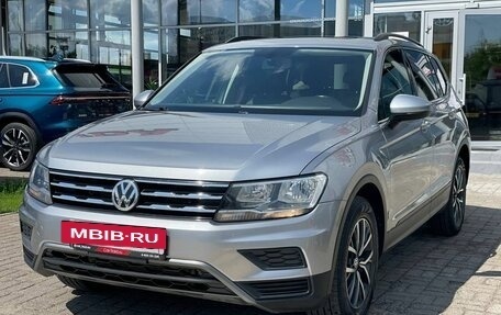 Volkswagen Tiguan II, 2019 год, 2 815 000 рублей, 2 фотография