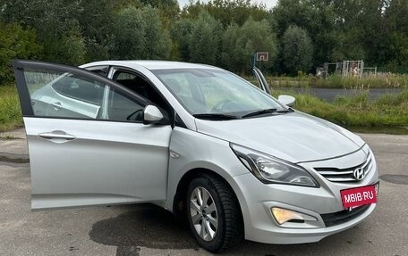 Hyundai Solaris II рестайлинг, 2016 год, 1 000 000 рублей, 3 фотография