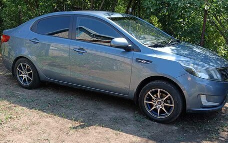 KIA Rio III рестайлинг, 2013 год, 950 000 рублей, 2 фотография