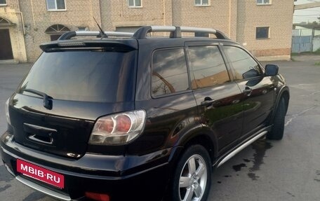 Mitsubishi Outlander III рестайлинг 3, 2006 год, 750 000 рублей, 2 фотография