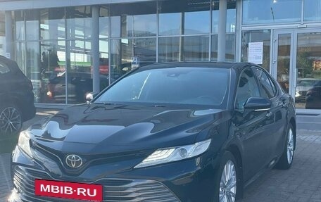 Toyota Camry, 2019 год, 3 090 000 рублей, 2 фотография