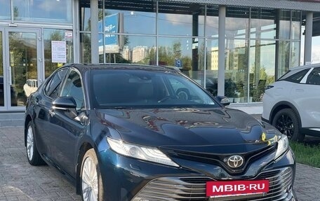 Toyota Camry, 2019 год, 3 090 000 рублей, 4 фотография