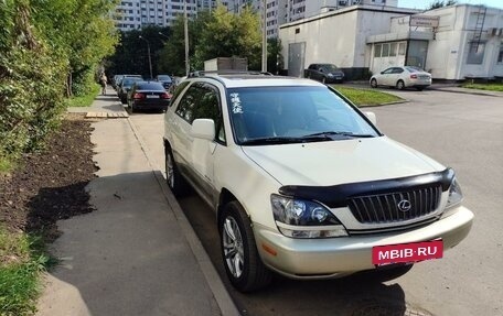 Lexus RX IV рестайлинг, 2000 год, 900 000 рублей, 3 фотография