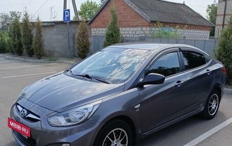 Hyundai Solaris II рестайлинг, 2013 год, 910 000 рублей, 4 фотография