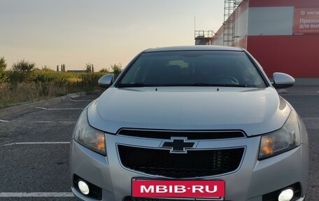 Chevrolet Cruze II, 2010 год, 860 000 рублей, 3 фотография