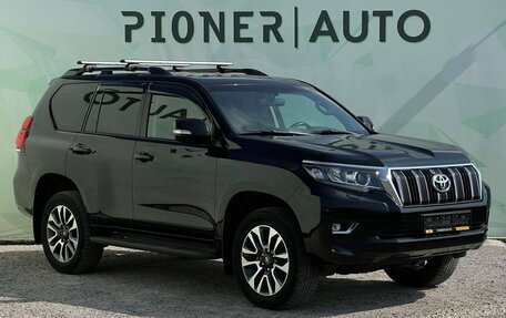 Toyota Land Cruiser Prado 150 рестайлинг 2, 2022 год, 7 100 000 рублей, 3 фотография