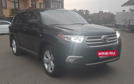 Toyota Highlander III, 2011 год, 2 150 000 рублей, 3 фотография