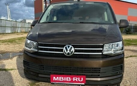 Volkswagen Caravelle T6 рестайлинг, 2019 год, 4 800 000 рублей, 2 фотография