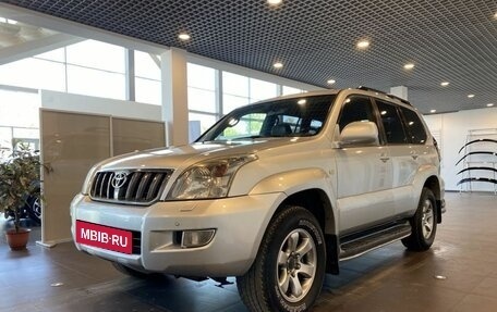 Toyota Land Cruiser Prado 120 рестайлинг, 2007 год, 2 399 000 рублей, 7 фотография