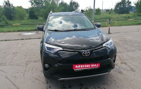 Toyota RAV4, 2018 год, 2 750 000 рублей, 3 фотография