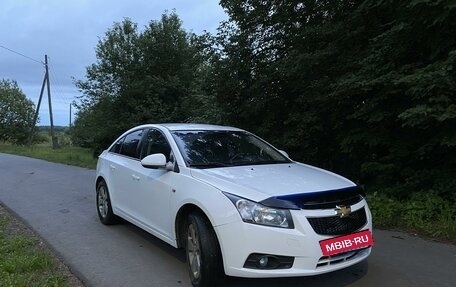 Chevrolet Cruze II, 2011 год, 830 000 рублей, 2 фотография