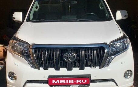 Toyota Land Cruiser Prado 150 рестайлинг 2, 2015 год, 4 350 000 рублей, 3 фотография