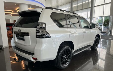 Toyota Land Cruiser Prado 150 рестайлинг 2, 2020 год, 7 919 000 рублей, 5 фотография