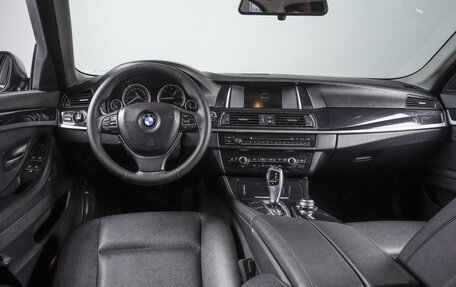 BMW 5 серия, 2016 год, 2 420 000 рублей, 6 фотография