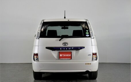 Toyota ISis I, 2013 год, 1 500 000 рублей, 3 фотография