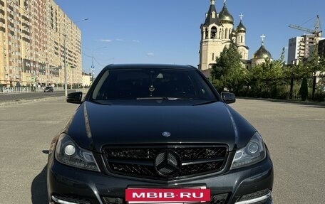 Mercedes-Benz C-Класс, 2011 год, 1 950 000 рублей, 2 фотография