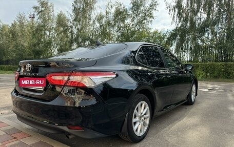 Toyota Camry, 2022 год, 3 350 000 рублей, 4 фотография