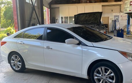 Hyundai Sonata VI, 2010 год, 1 050 000 рублей, 2 фотография