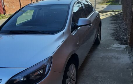 Opel Astra J, 2011 год, 950 000 рублей, 2 фотография