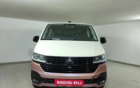 Volkswagen Multivan T6 рестайлинг, 2020 год, 6 838 000 рублей, 2 фотография