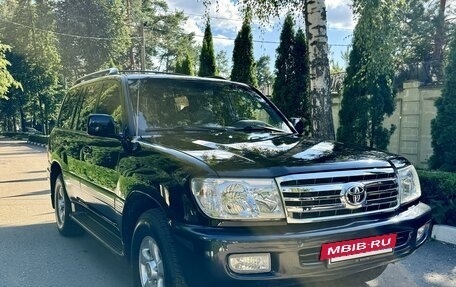 Toyota Land Cruiser 100 рестайлинг 2, 2000 год, 1 650 000 рублей, 3 фотография