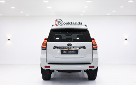 Toyota Land Cruiser Prado 150 рестайлинг 2, 2020 год, 7 290 000 рублей, 5 фотография