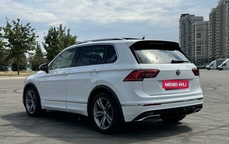 Volkswagen Tiguan II, 2018 год, 2 850 000 рублей, 6 фотография