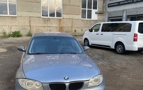 BMW 1 серия, 2006 год, 720 000 рублей, 2 фотография