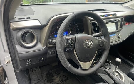 Toyota RAV4, 2014 год, 1 990 000 рублей, 3 фотография