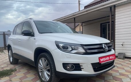 Volkswagen Tiguan I, 2013 год, 1 800 000 рублей, 2 фотография