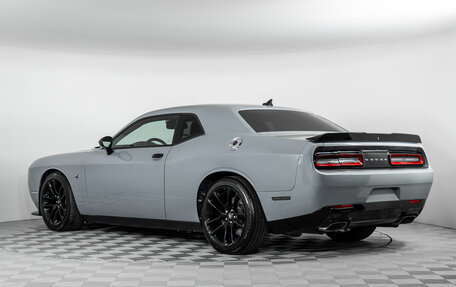 Dodge Challenger III рестайлинг 2, 2021 год, 5 300 000 рублей, 5 фотография