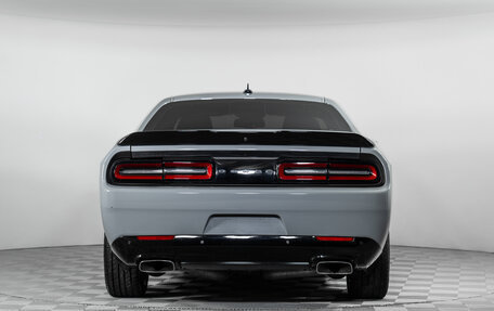 Dodge Challenger III рестайлинг 2, 2021 год, 5 300 000 рублей, 7 фотография