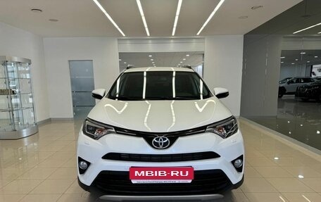 Toyota RAV4, 2017 год, 2 900 000 рублей, 2 фотография