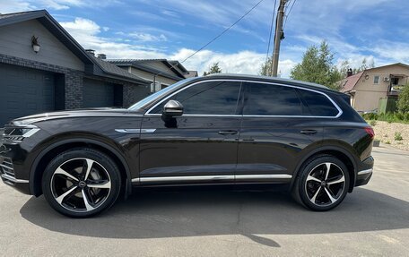 Volkswagen Touareg III, 2020 год, 6 500 000 рублей, 2 фотография