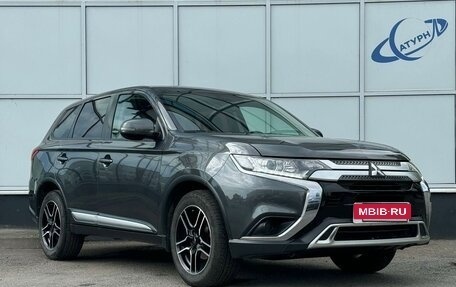 Mitsubishi Outlander III рестайлинг 3, 2019 год, 2 180 000 рублей, 3 фотография