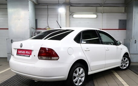 Volkswagen Polo VI (EU Market), 2011 год, 855 000 рублей, 2 фотография