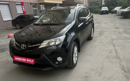 Toyota RAV4, 2014 год, 2 055 000 рублей, 2 фотография