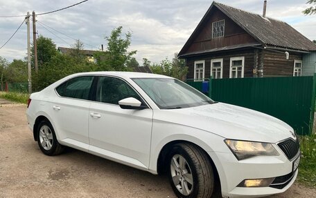 Skoda Superb III рестайлинг, 2018 год, 2 090 000 рублей, 7 фотография